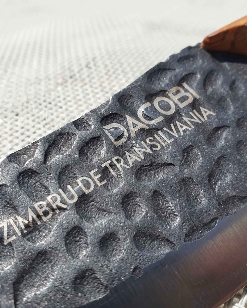 Personalizované dárky pro muže, vzkaz vygravírovaný laserem na čepeli sekáčku DACOBI