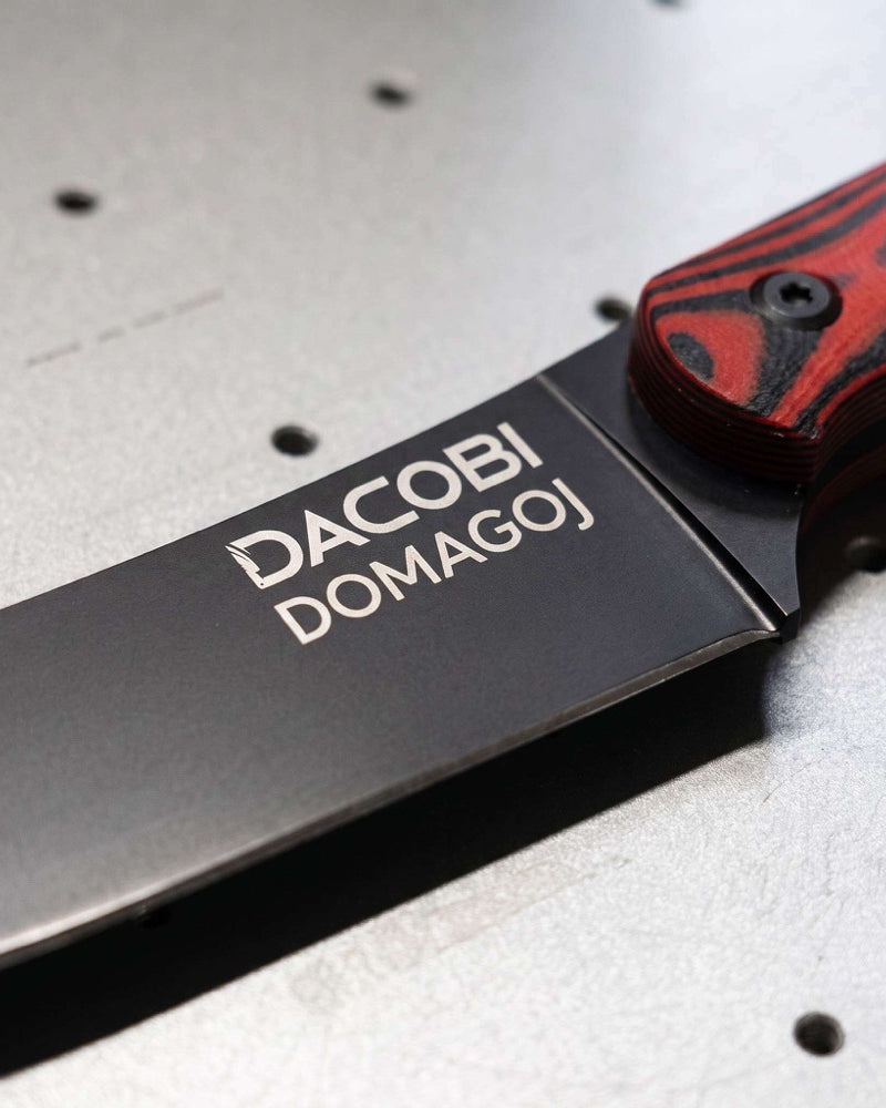 Personalizované vánoční dárky, nůž DACOBI vygravírovaný laserem ve vlastní dílně