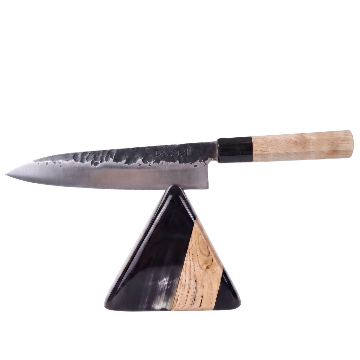 Profesionální nůž Gyuto Tsuchime na stojanu